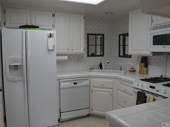 5th image of 27548 Ashwood Ln