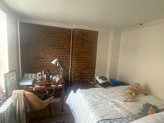 5th image of 161 Ludlow St APT 6