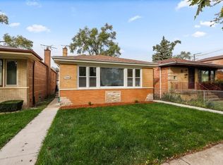 9524 S Paxton Ave, Chicago, IL