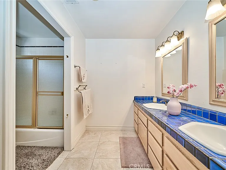 1089 Village Dr — Photo 38