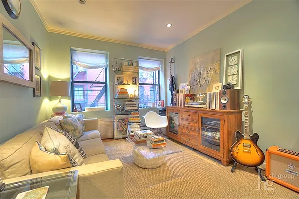 Rented by Hecht Group | media 11