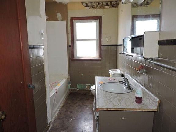 2nd image of 112 W 5th St
