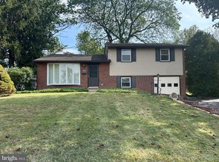 315 Candlewood Rd, Broomall, PA 19008