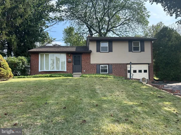 315 Candlewood Rd, Broomall, PA 19008