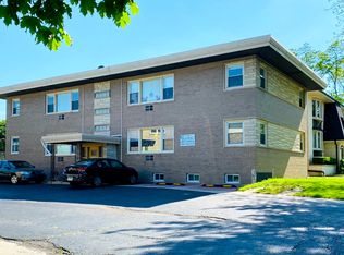 2 Scotdale Rd APT 2S, La Grange Park, IL 60526