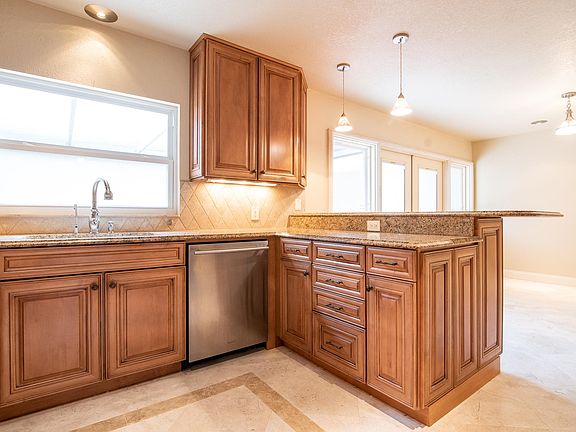 5th image of 10622 Carrollbrook Ln