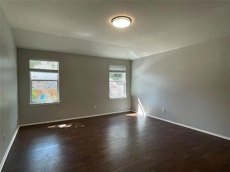 9405 Castle Pines Dr — Photo 10