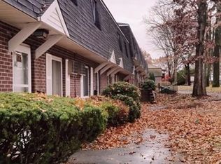 132 Thissell Ave APT 110, Dracut, MA 01826
