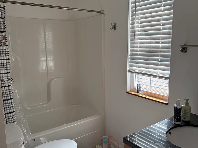 Front Ensuite Bathroom