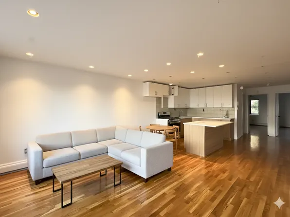 831 Willoughby Avenue image 5 of 12