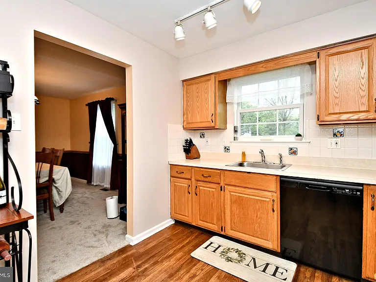 800 Beacon Ct — Photo 18