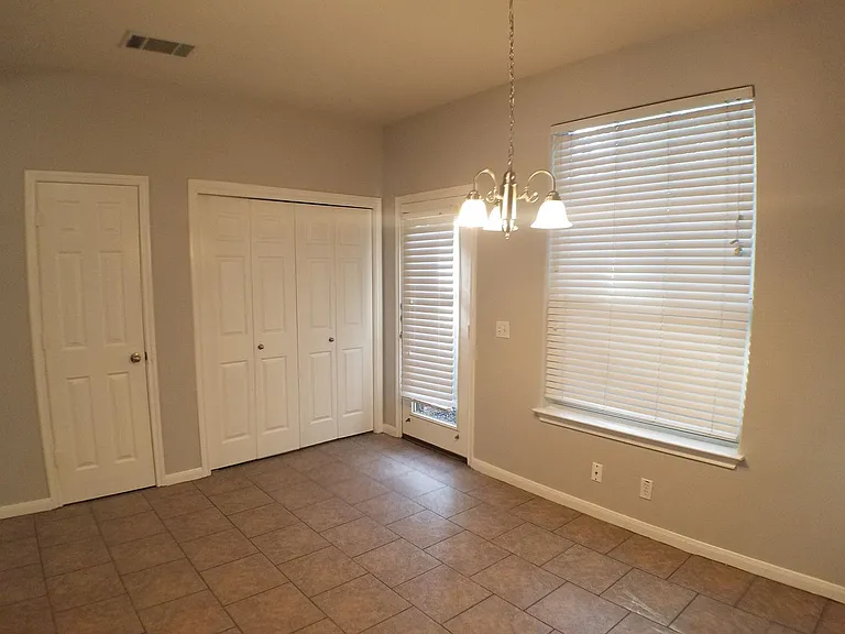 2502 Allred Dr — Photo 28