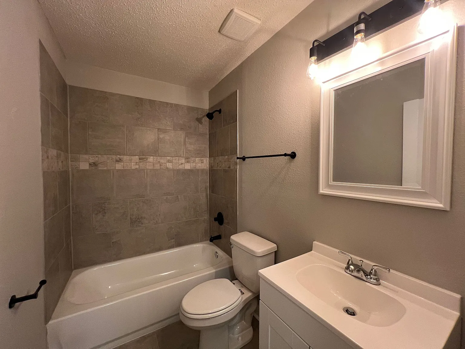2985 Waynoka Ave — Photo 4