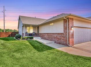 1224 Lazy Creek Ct, Newton, KS 67114