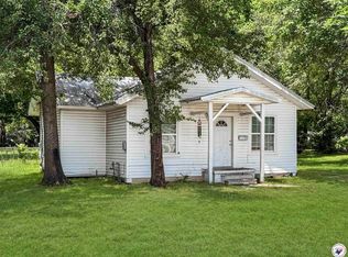 302 S Merrill St, New Boston, TX 75570