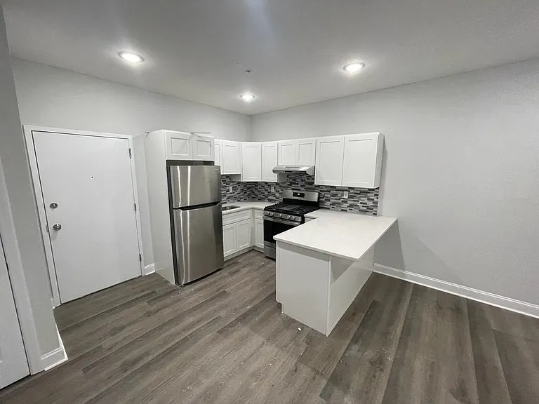 60 Carroll St — Photo 5