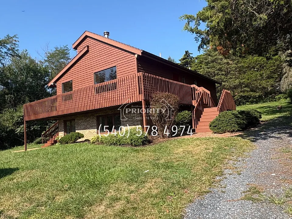819 College Ave