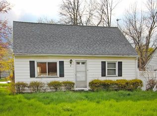 7 Alden Rd, Rochester, NY 14626