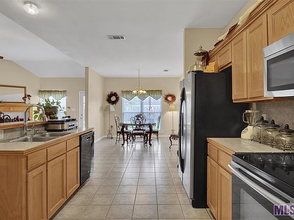 5th image of 12317 Pinebrook Dr