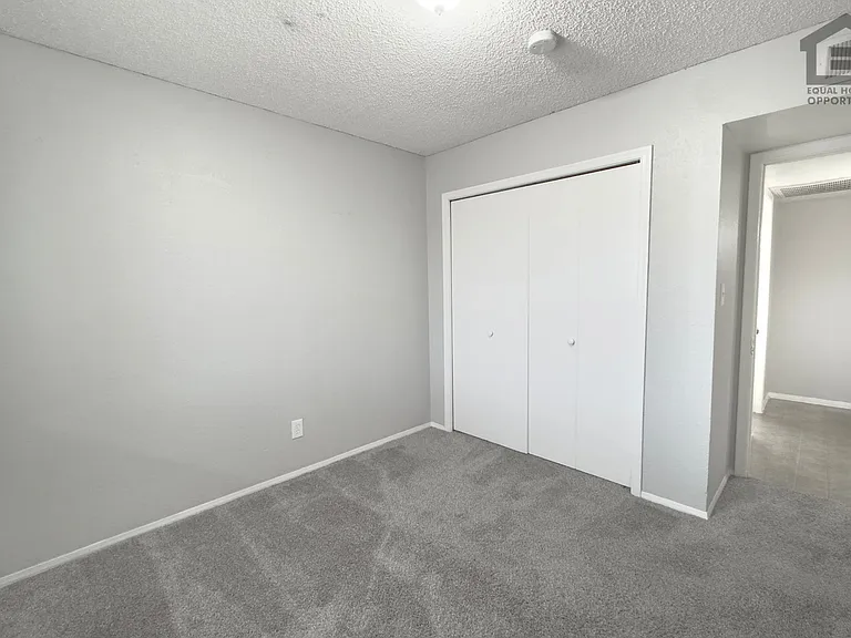 529 E 6th Dr — Photo 19