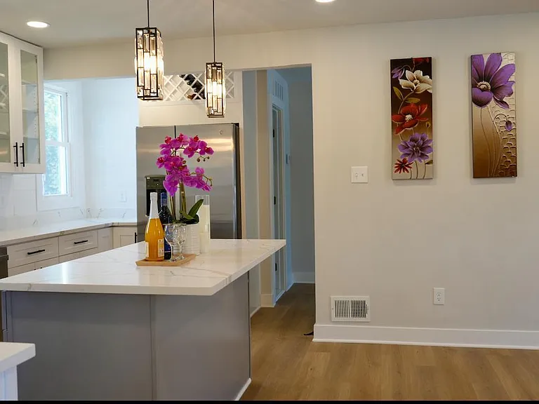 5114 Montgomery Rd — Photo 7