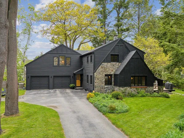 31 Forest Road, Cape Elizabeth, ME 04107