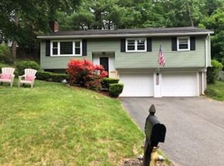 30 Skyridge Dr, Springfield, MA 01128