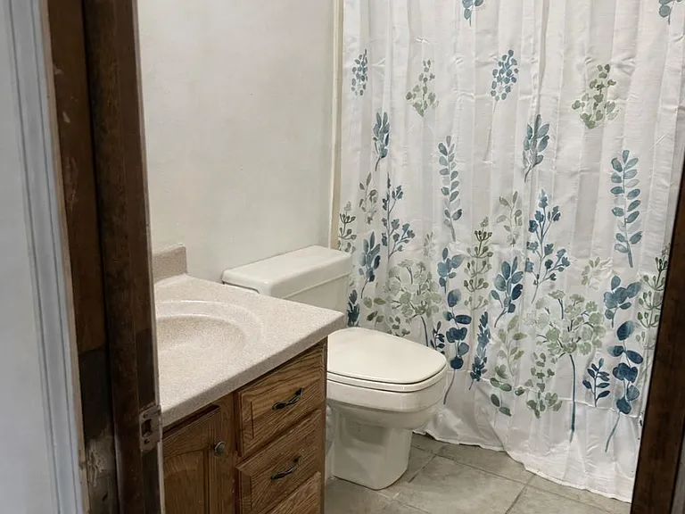 180 Winston Dr — Photo 7