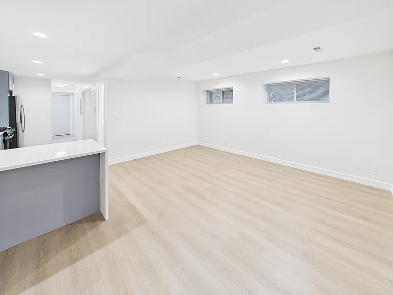 2421 W Lexington St #G — Photo 28