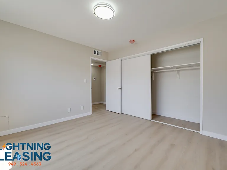 1035 N Hayworth Ave #110 — Photo 10