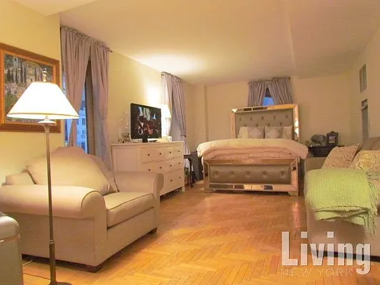 Rented by Living New York | media 12
