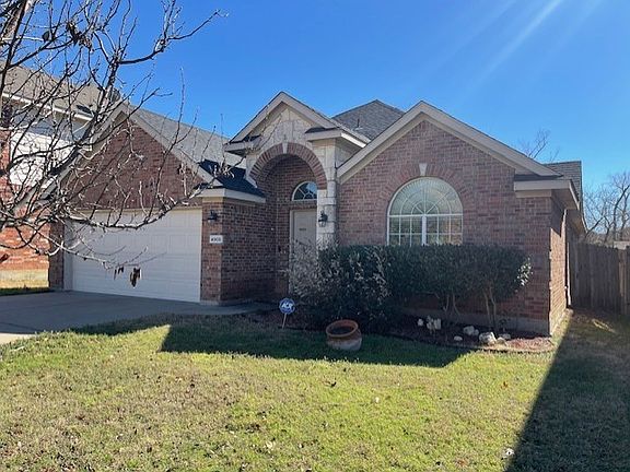 2nd image of 4905 Summer Oaks Ln