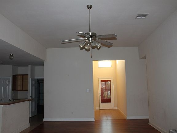 5th image of 6090 Majestic Ln