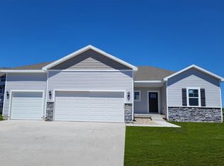 2620 Spring Ct SE, Altoona, IA 50009