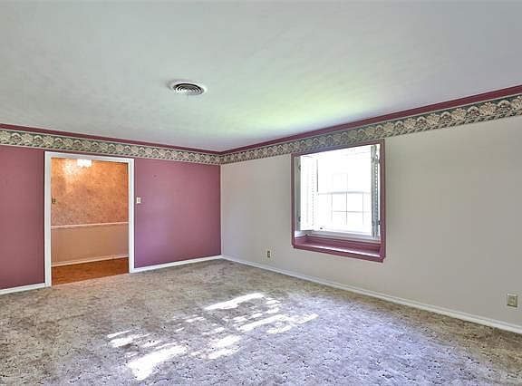 4th image of 2301 Brentwood Dr
