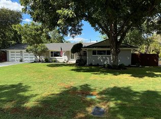 303 Pecan St, Grandview, TX 76050