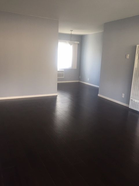 Living room - looking toward dining area