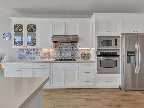 5th image of 2331 Lansdowne Place