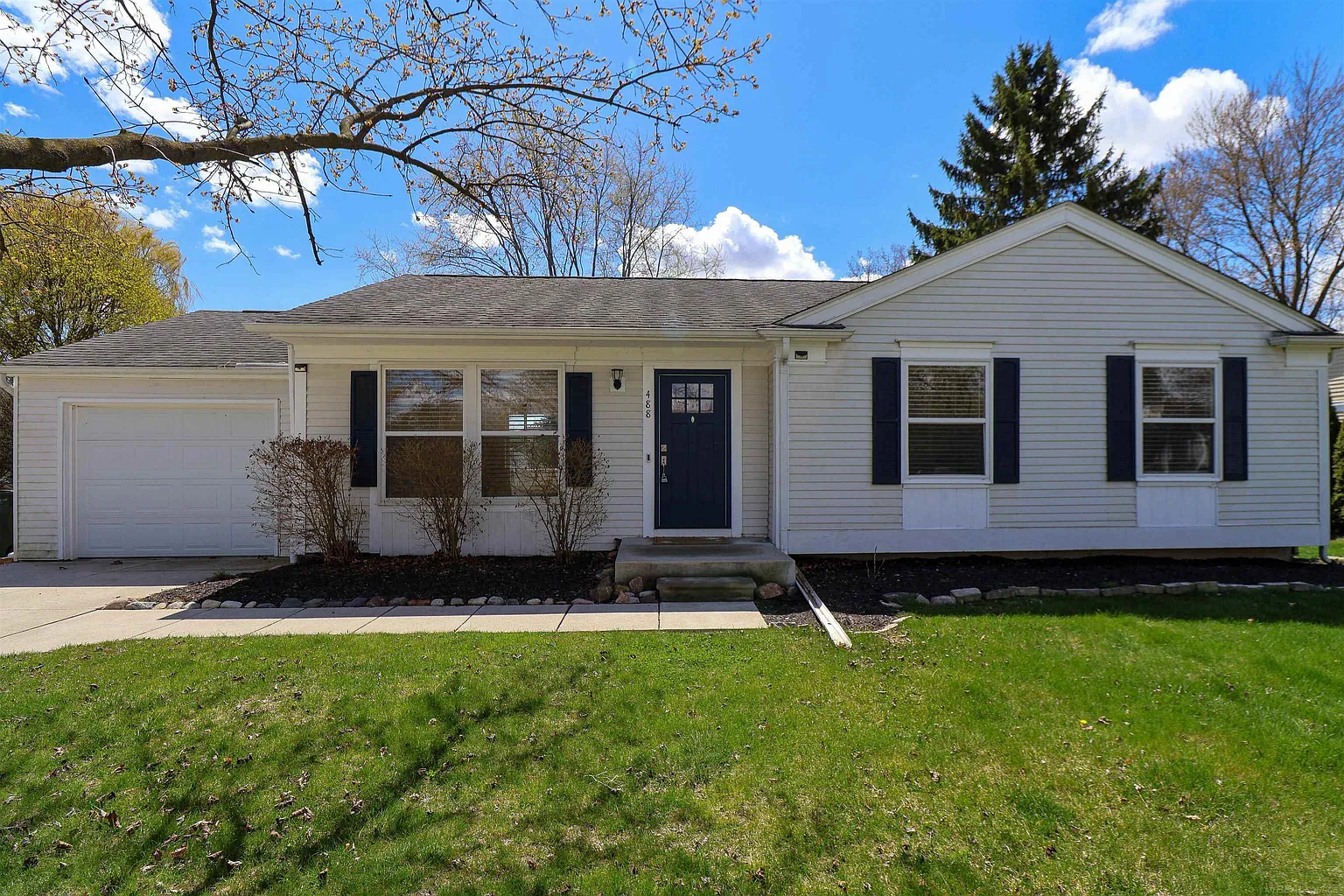 488 Dalton Dr photo 1