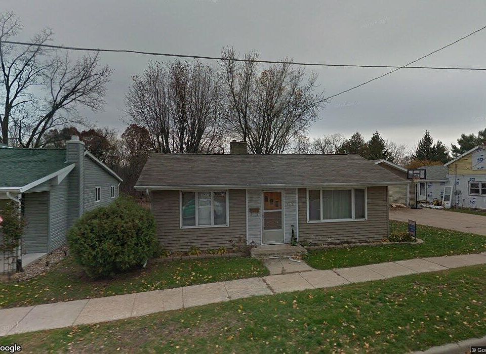 1st image of 303 E Park St