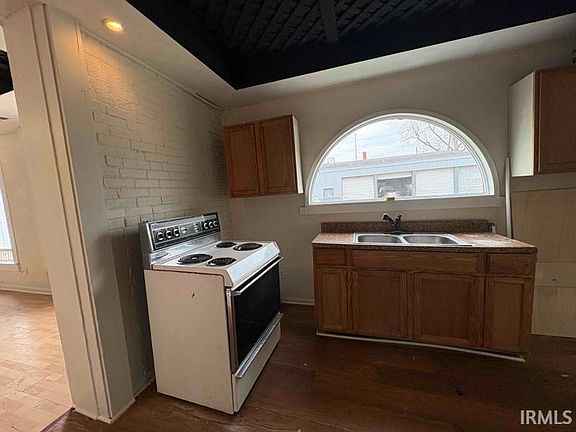4th image of 621 N Fulton Ave