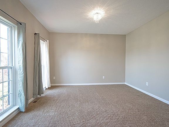 5th image of 845 Horseshoe Way