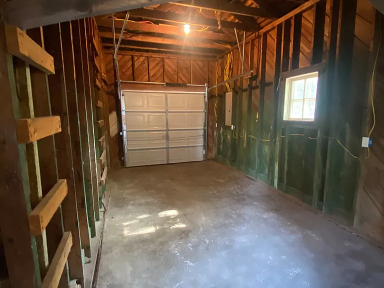 417 E Normal St — Photo 9