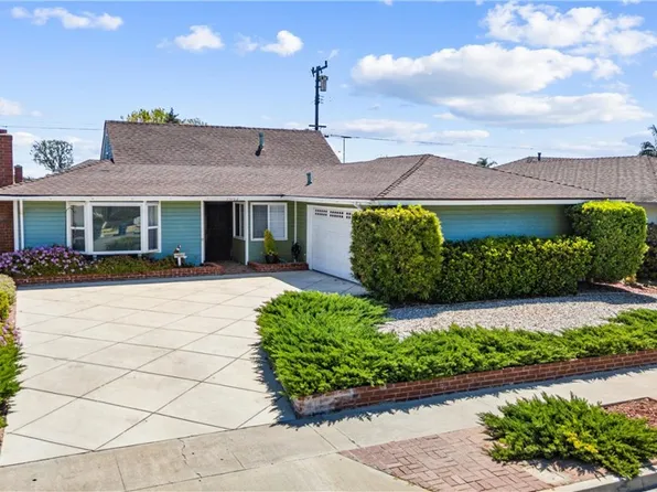 15762 Plymouth Ln, Huntington Beach, CA 92647