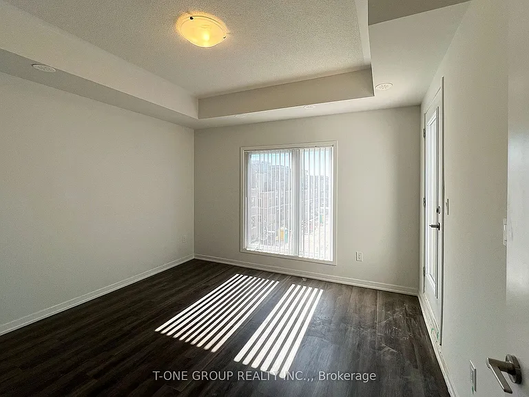 90 Honeycrisp Cres #Townhouse 362 — Photo 17