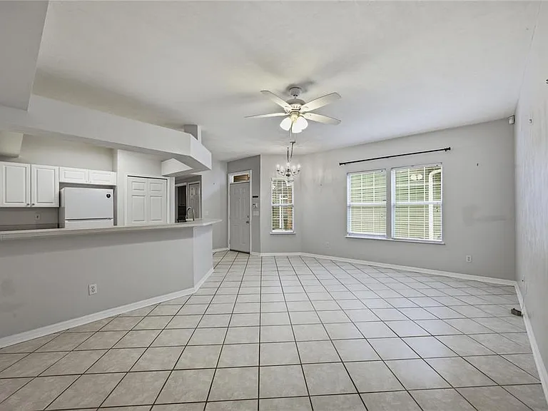 350 NW 50th Blvd #350 — Photo 8