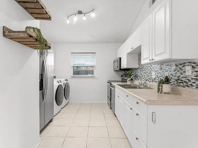 237 Indian Oaks Dr — Photo 11