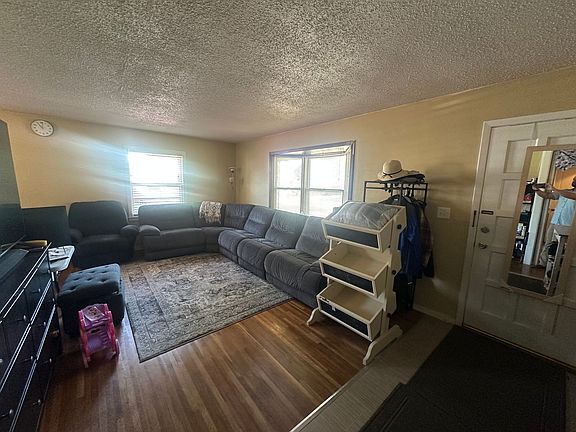 4th image of 1376 Price Ave