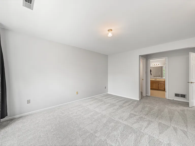 1804 Foxmeadow Cir — Photo 11