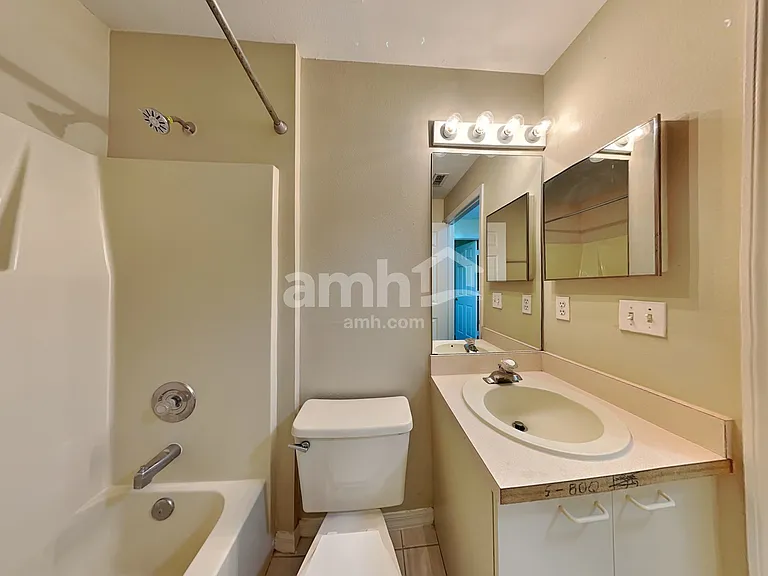 1051 Timber Trace Dr — Photo 16